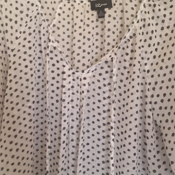IZ Byer white blouse. - Picture 2 of 2